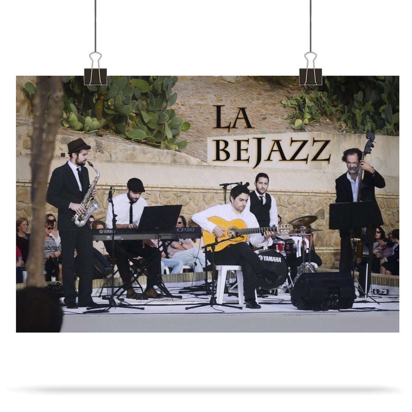 Póster Autoadhesivo "La Bejazz": Arte y Música en tus Paredes
