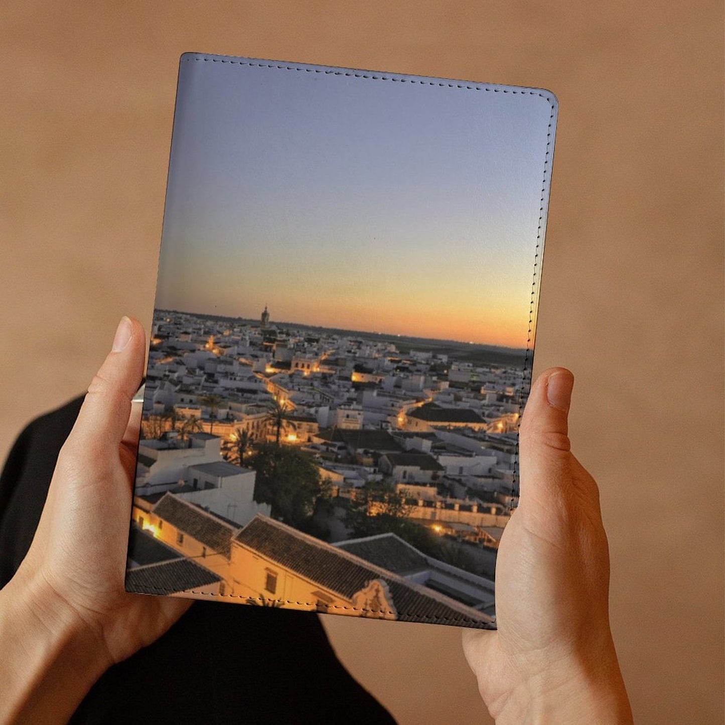 Cubierta de cuaderno personalizado con ciudad iluminada (A5)