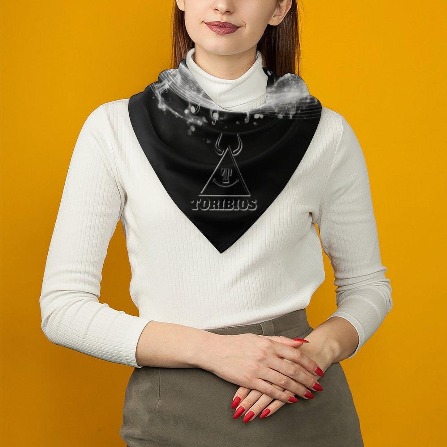 Pañuelo Toribios Estampado Integral: Diseño Musical Sedoso